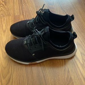 Kuru womens size 9 wide